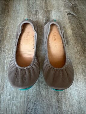 TIEKS by Gavrieli Women's Size 8 Taupe Ballet Flats Leather Foldable EUC Travel
